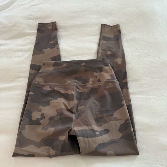 Alo High Waisted Vapor Leggings Camo Medium - Picture 7 of 11